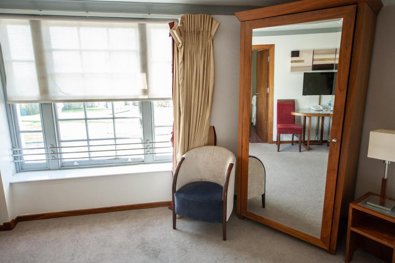 ריינהם Berwick Manor Hotel מראה חיצוני תמונה