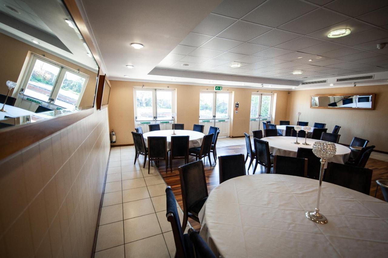 ריינהם Berwick Manor Hotel מראה חיצוני תמונה